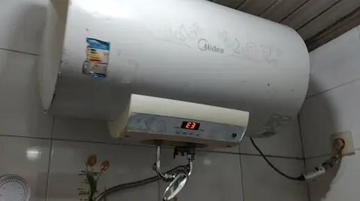 美的热水器灯不亮怎么修