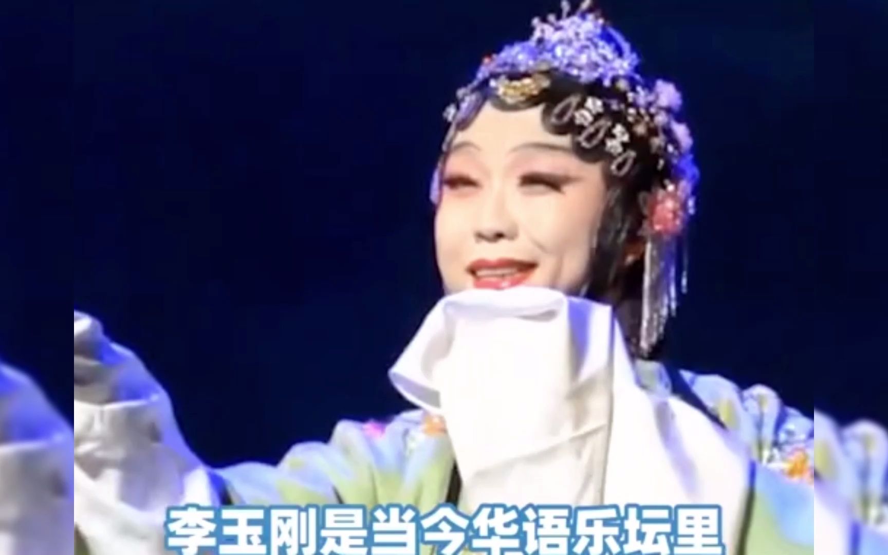 李玉刚回应万疆评论区一听万疆眼里都是祖国各地美景