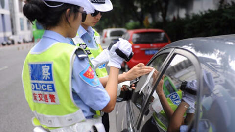 连续变道怎么打转向灯 2362a4d6b0bfe71e03d23dd33cf297c0f77067d5.jpg@480w_270h_1c