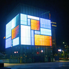 这样的建筑你见过吗？建筑外立面透明又可以播放视频-吉斯马特LED智能玻璃