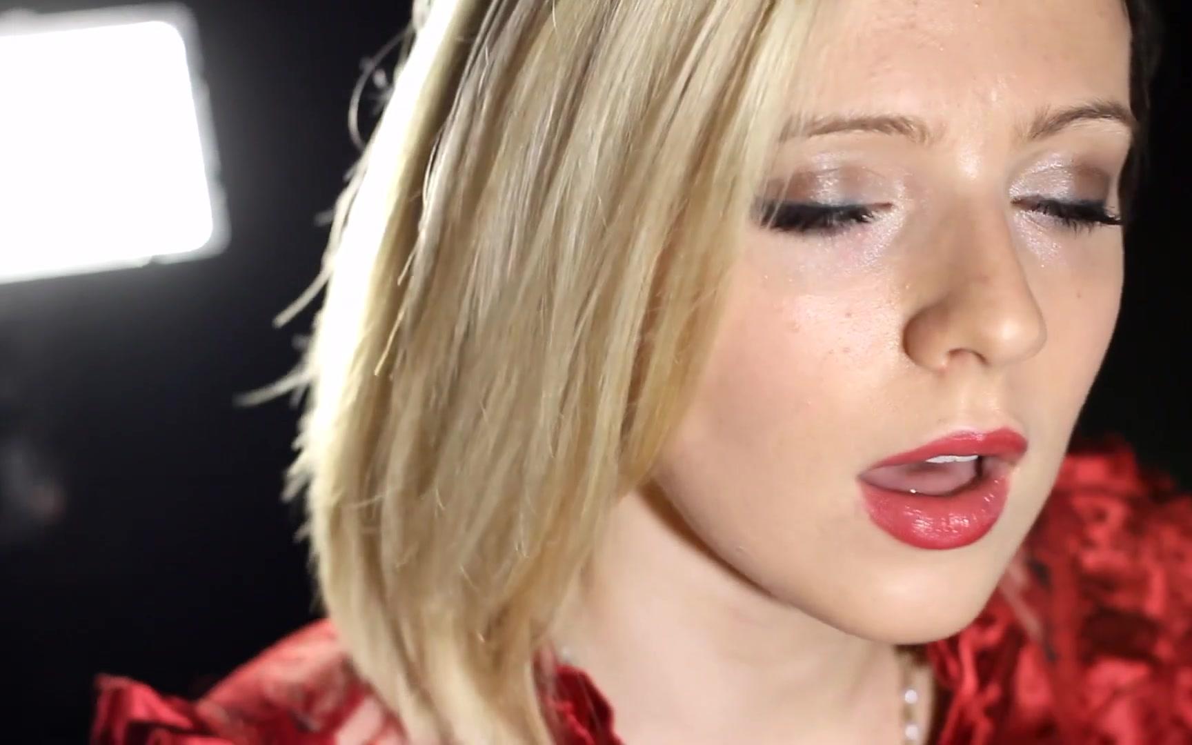 Adele Skyfall Cover Madilyn Bailey Adele Hello Someone