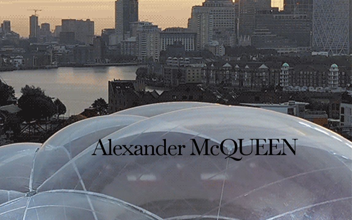 伦敦天空之景丨Alexander McQueen 2022春夏女装系列