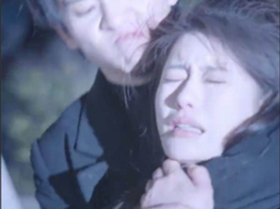 顶级女杀手大意被勒毙