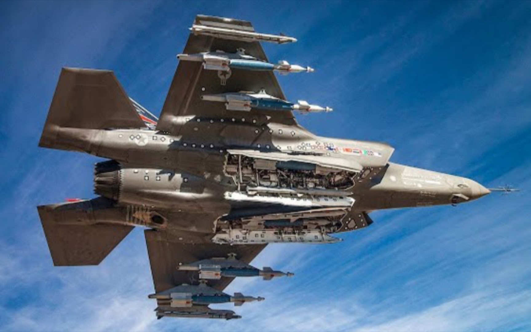 F-35如果开启野兽模式也可以成为一个小型炸药库！