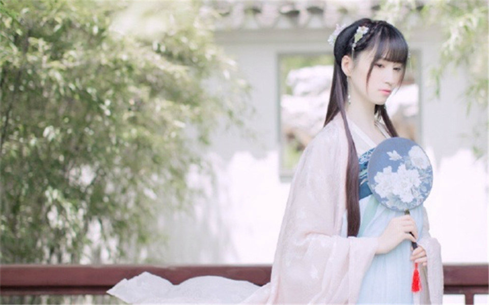 【SNH48】TeamSII蒋芸之《惊鸿一面》#哔哩 来自九天十地菩萨摇头罗汉怕怕花媚男 - 微博