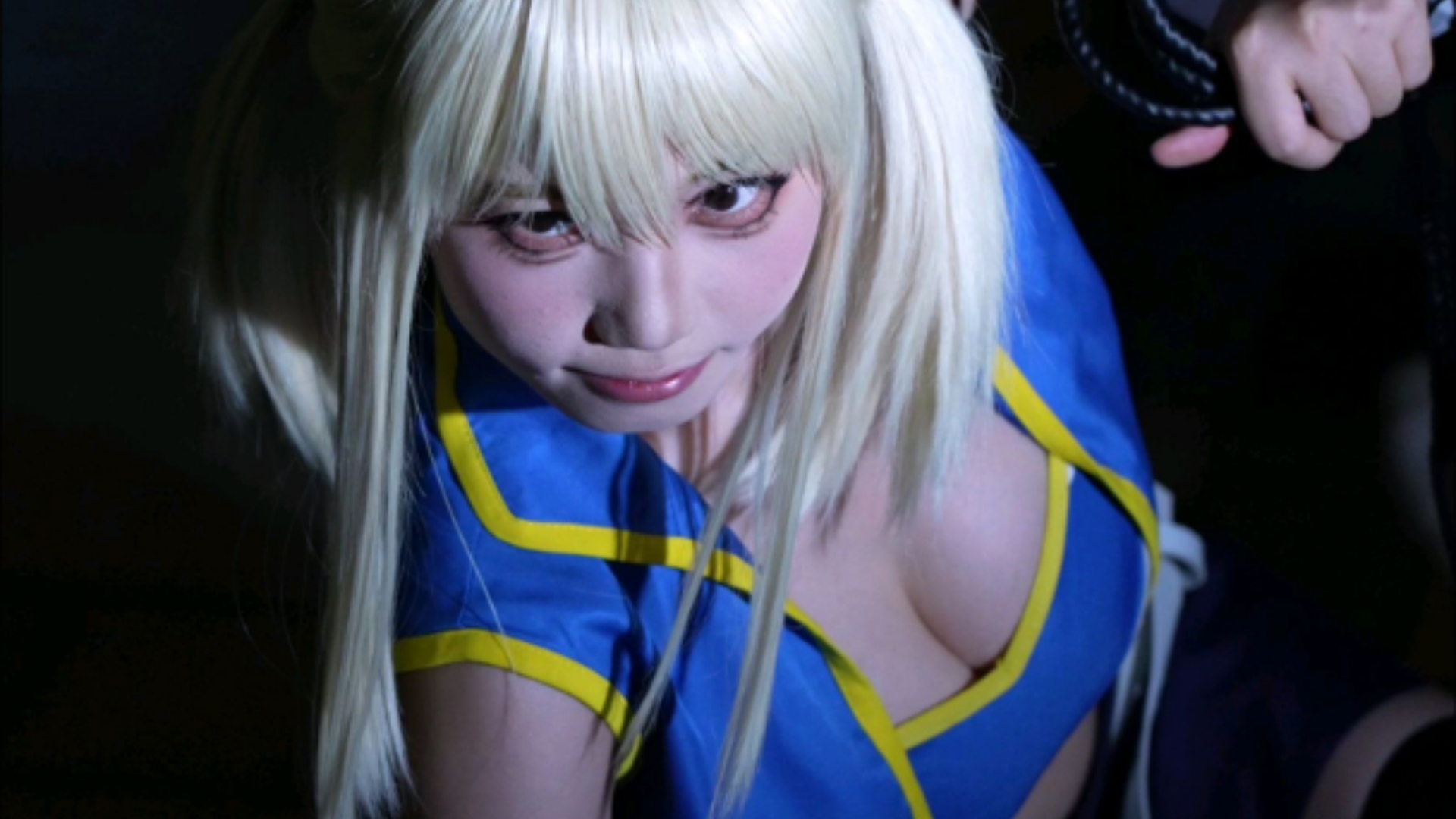 [Goblin's Tail cos] - Lucy Hatfilia, secretly fascinated by Dare strength