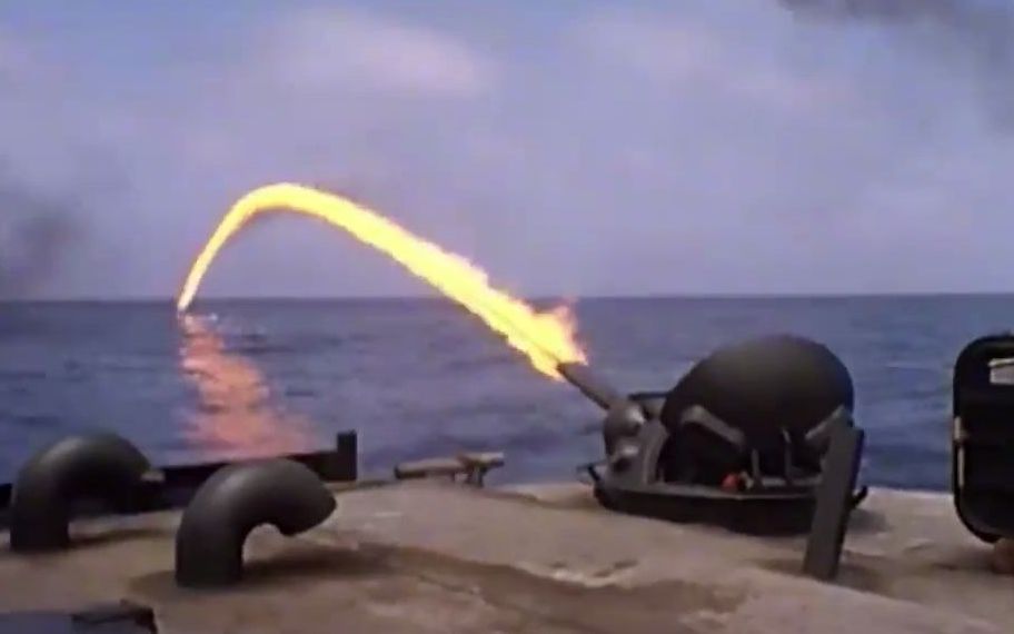 看惯了大国生产的武器，看看越南1968年的海上火焰喷射器