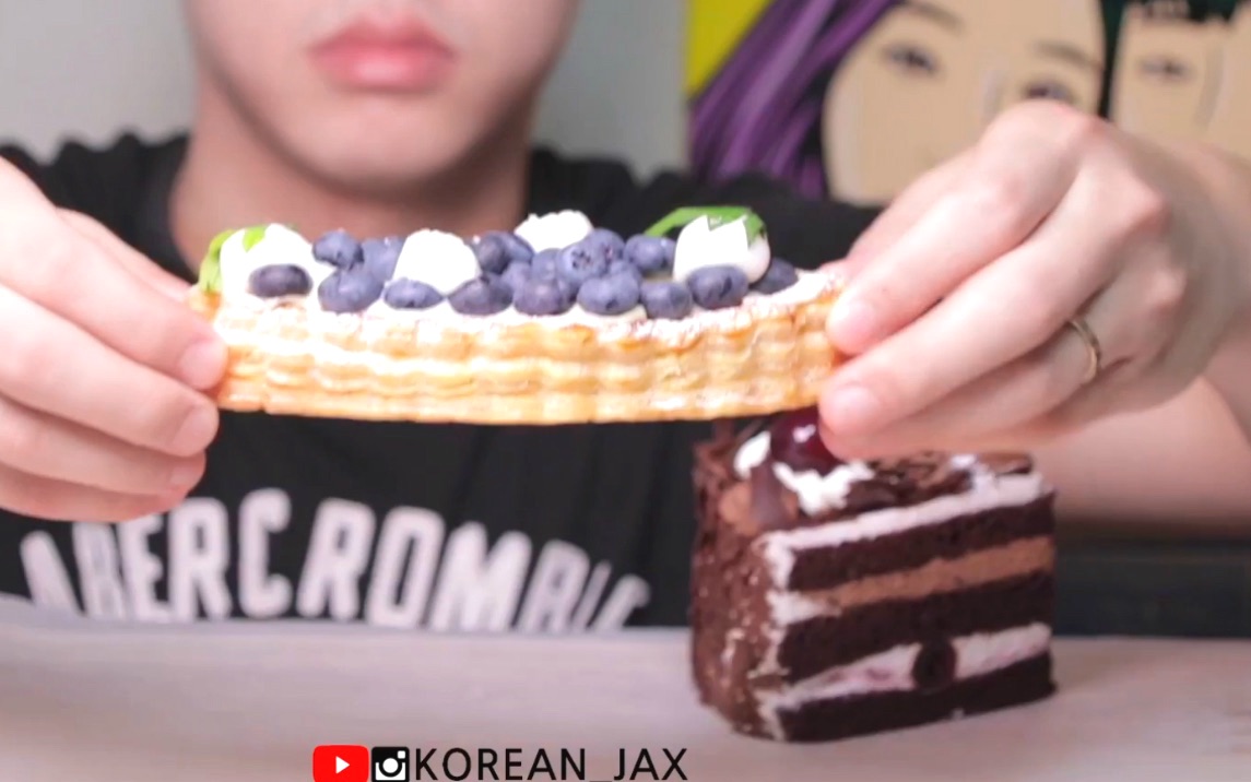 ☆ KOREAN JAX ☆ 蓝莓酥挞、黑森林蛋糕 ASMR食音咀嚼音(开头说话注意音量)(新)哔哩哔哩bilibili