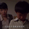 小草：小家伙自闭症太严重，尿裤子了都不肯说，自己在那里哭