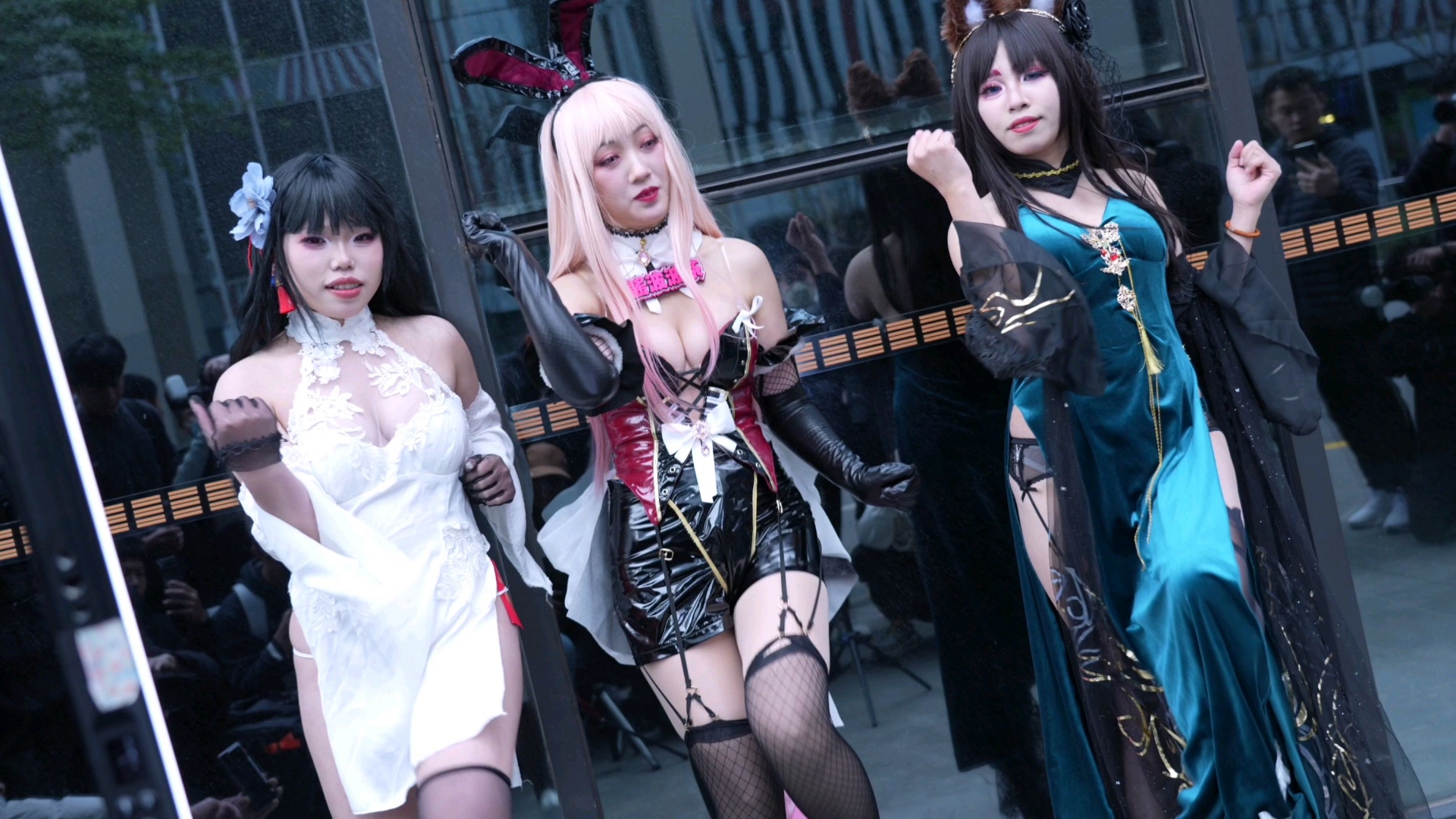[Amagi + Yixian + Kitagawa cos] - Dare Honey Legs Dance Popularity