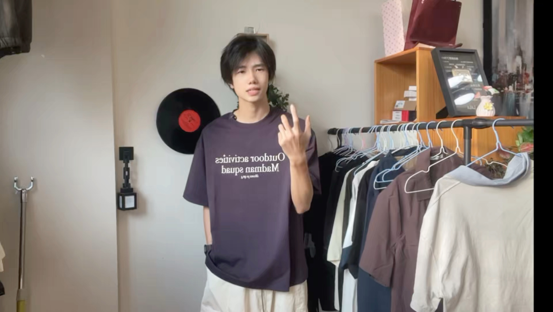 男大衣服分享｜简单显白的T袖分享～
