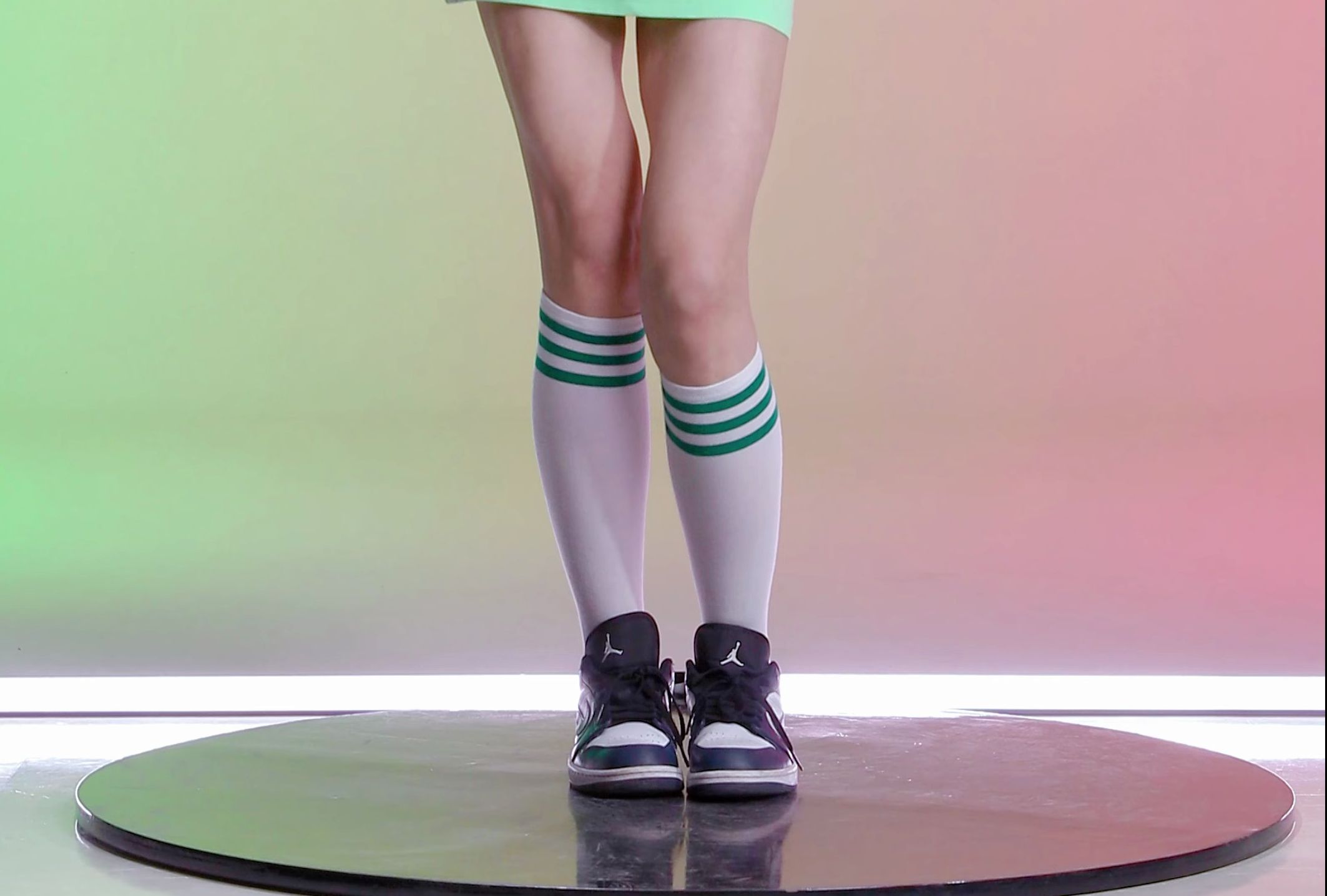 I tried on a mint dress 👗