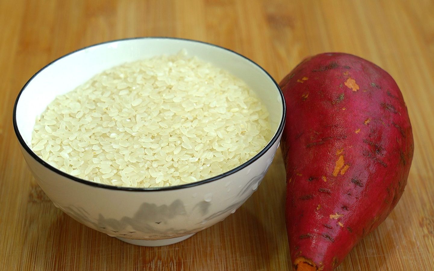 煮米饭时，多加这两物，香软美味，营养翻倍，比白米饭好吃多了_红薯