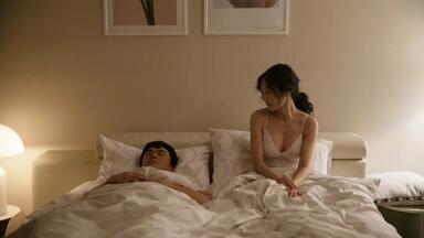 人性与<em class="keyword">欲望的</em>伦理片，揭露中年夫妻的心酸，现实又残酷《还能相爱吗》