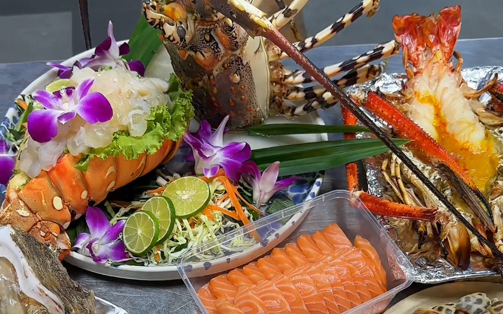 泰国美食：大闹曼谷海鲜市场海鲜吃到爽全是巨型海鲜