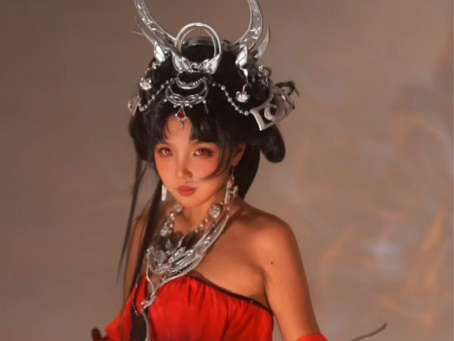 Princess Nanzhao who loves to wear red