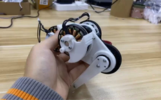 舵狗翻越小障碍 灯哥开源四足机器狗 四足机器人walk翻越障碍