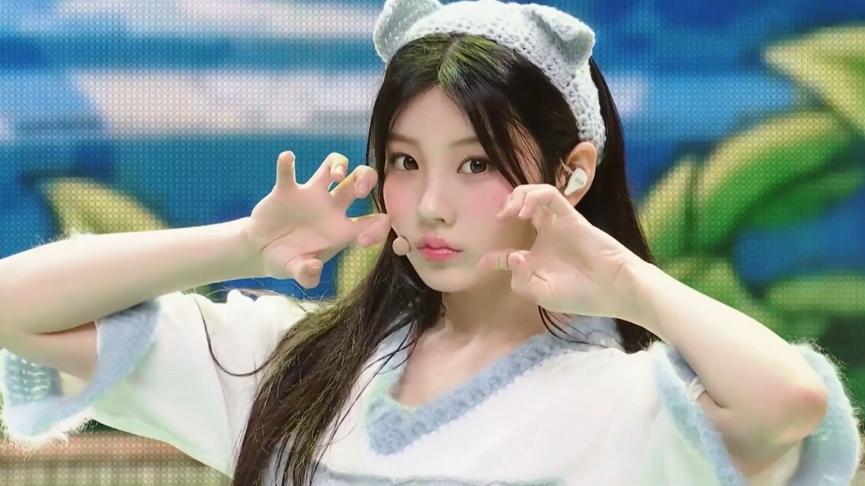 ILLIT最新回归曲【借来的猫】250703打歌舞台