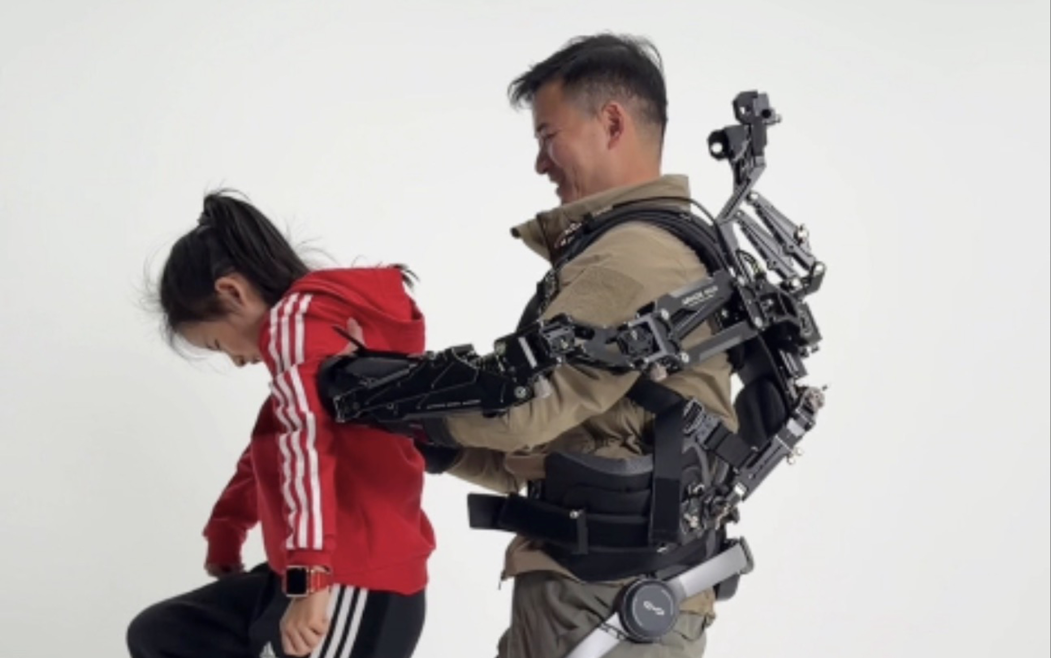 当女儿让我穿套最贵的衣服去学校给她开家长会