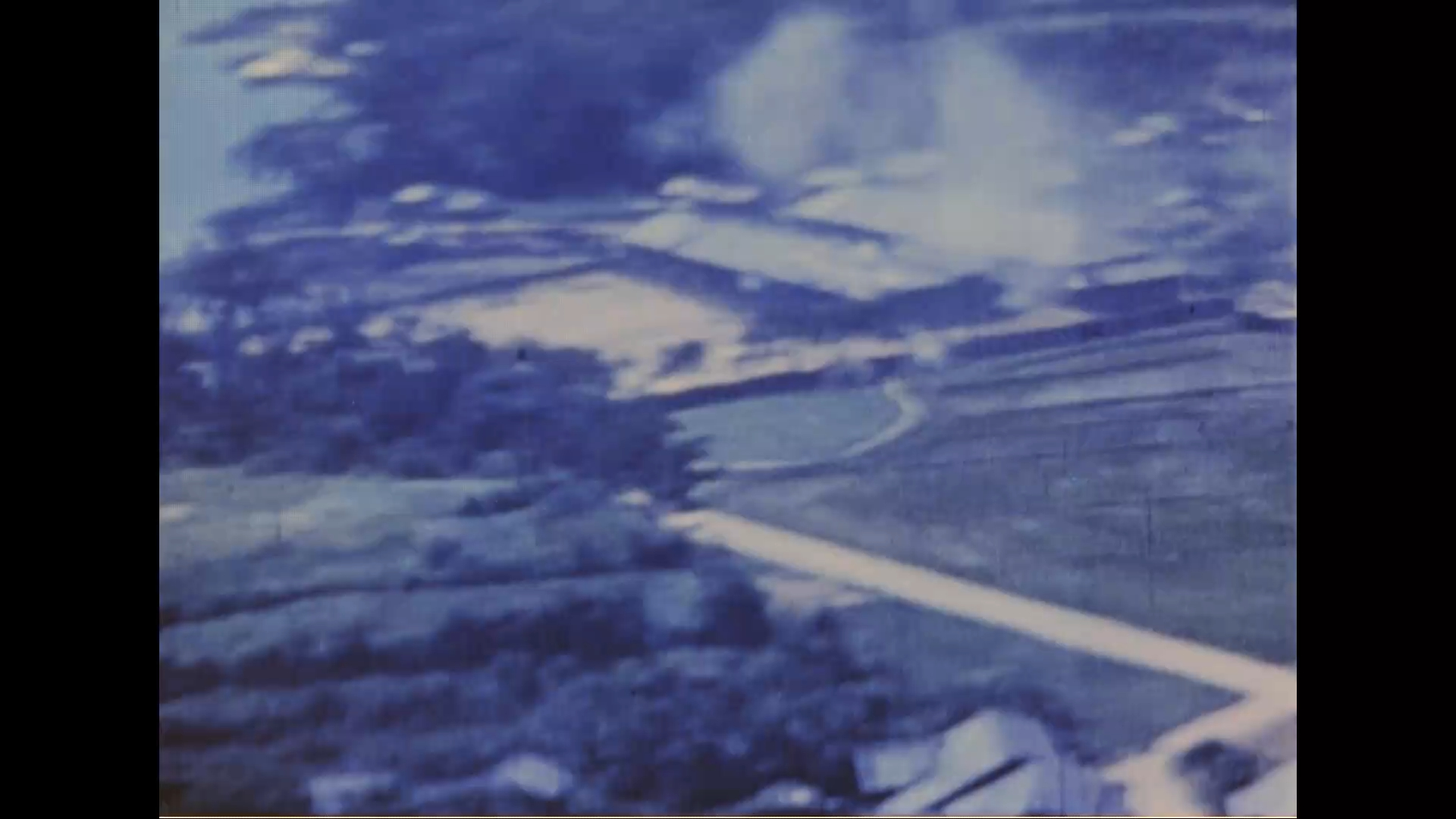 美军战机攻击日军目标的照相枪影像