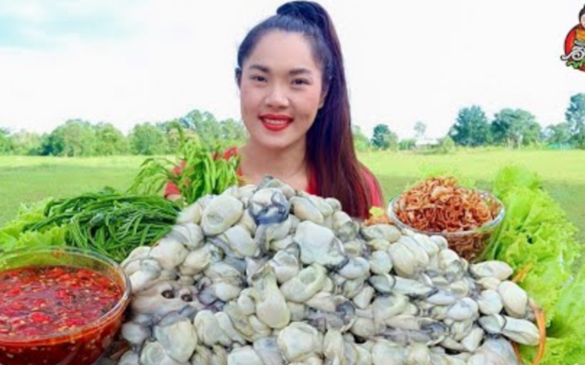 泰国吃播伊拉姐 | 新鲜牡蛎沾辣酱