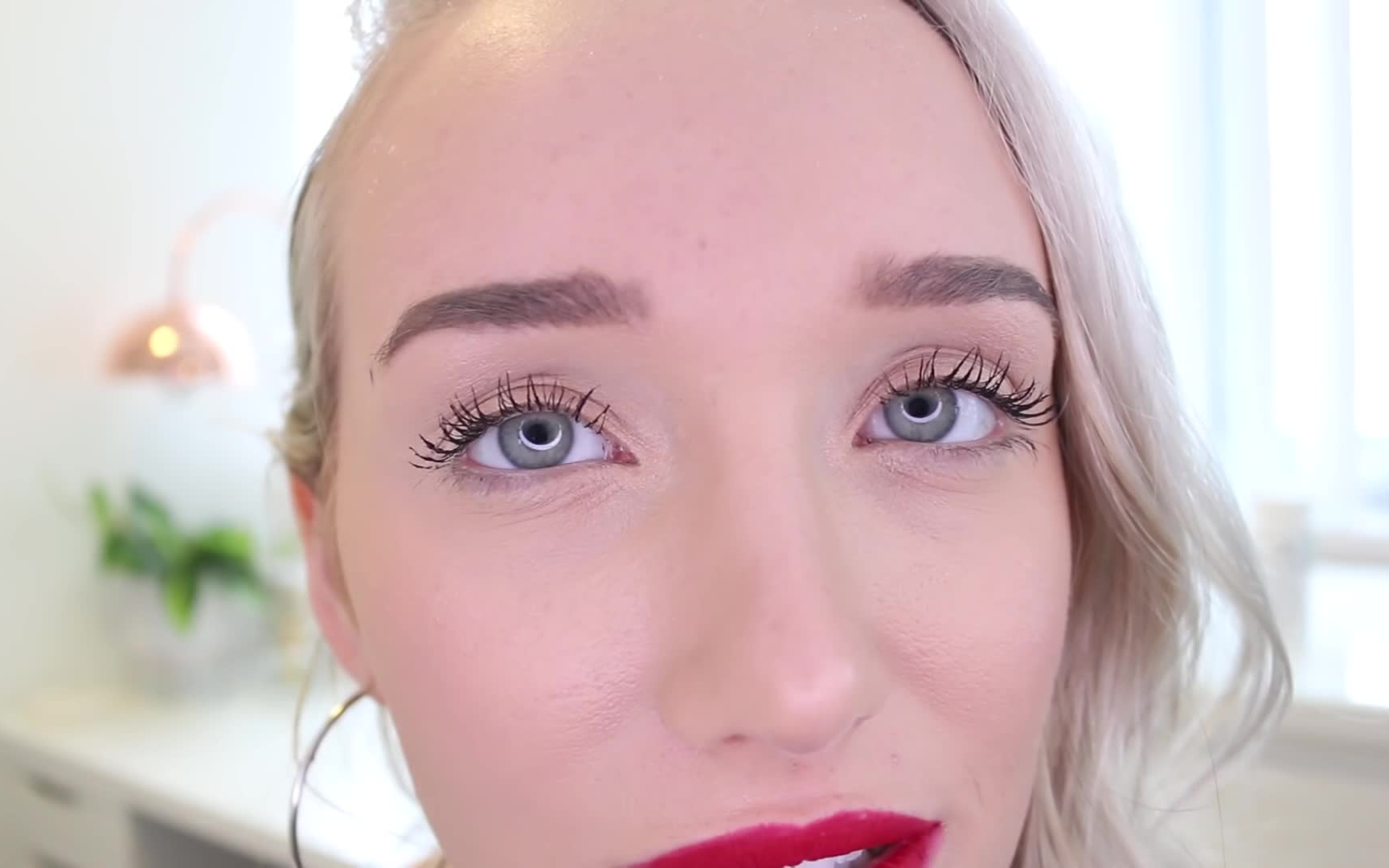 【asmr】欧美小姐姐gwengwiz,你能和我对视多久?(超清福利画质)