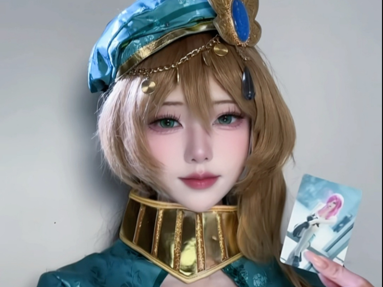 小家伙的眼睛在看哪呢