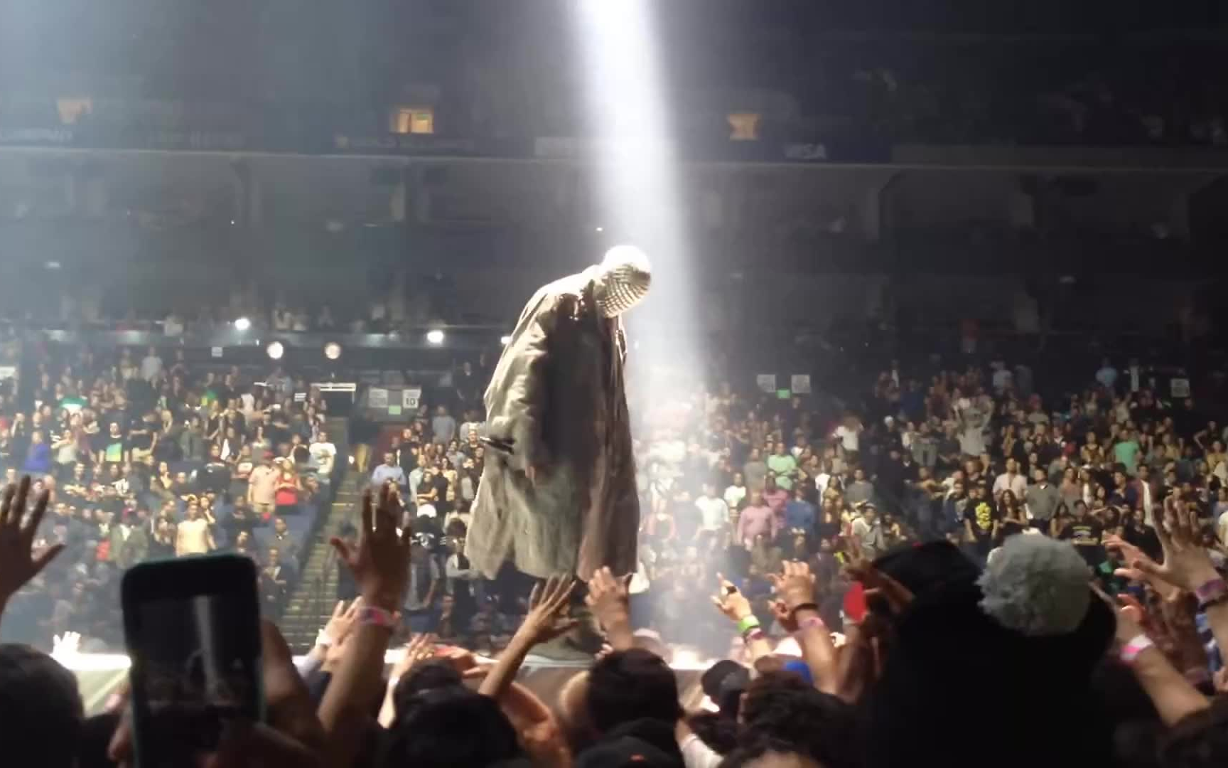 runaway kanye west(live in oakland 10_23_2013)