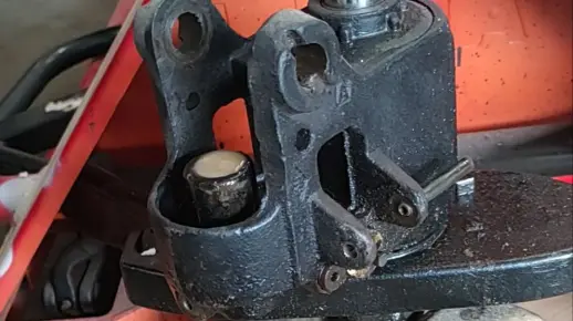 手动液压升降叉车升不起来怎样维修？