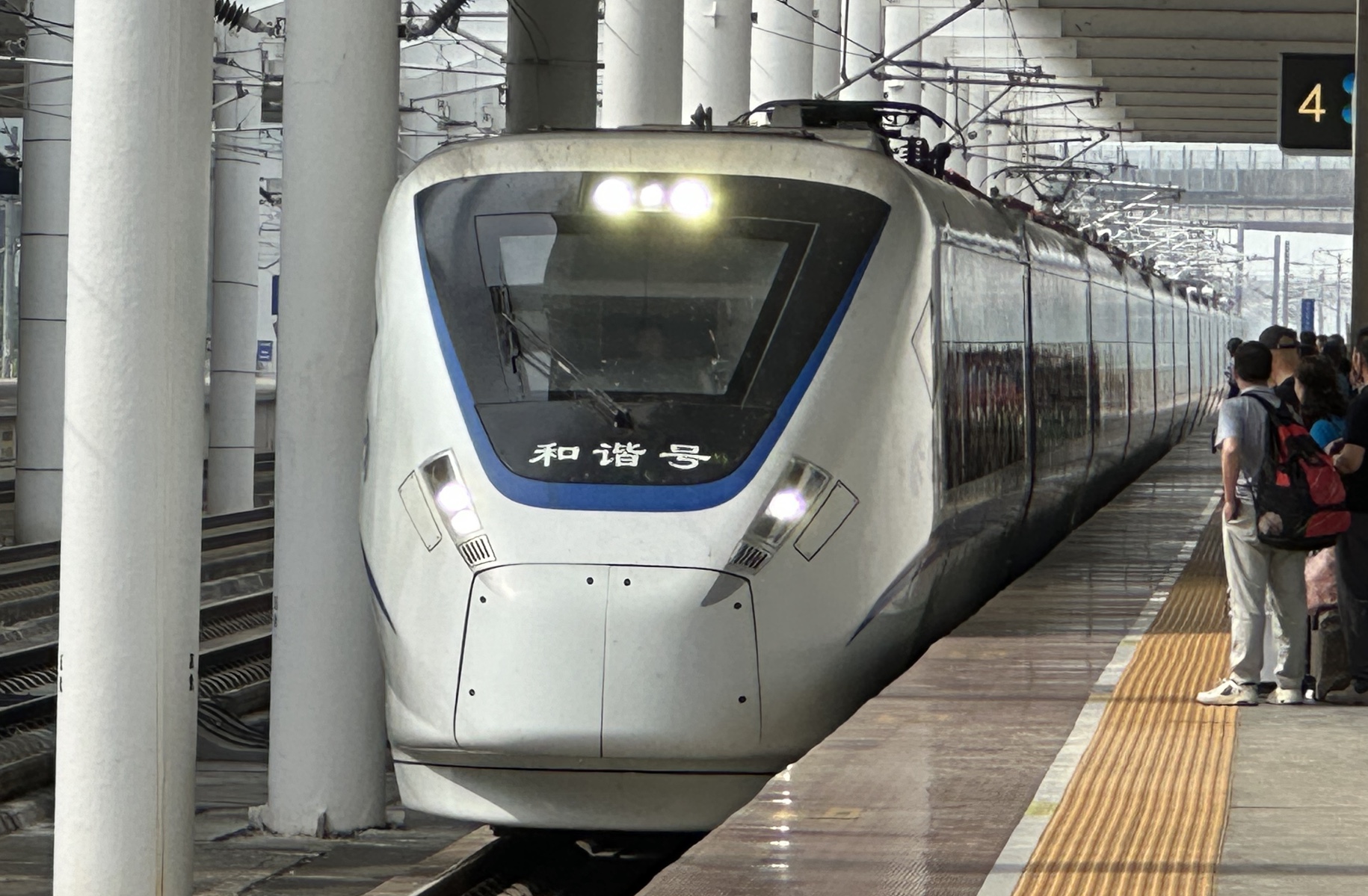 【中国铁路】CRH1E改CRH1B-1079担当D2222次（杭州东~成都东）出长兴站（庞巴迪IGBT-VVVF）