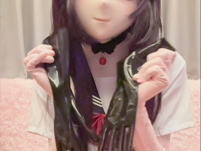 穿戴双层洗碗手套