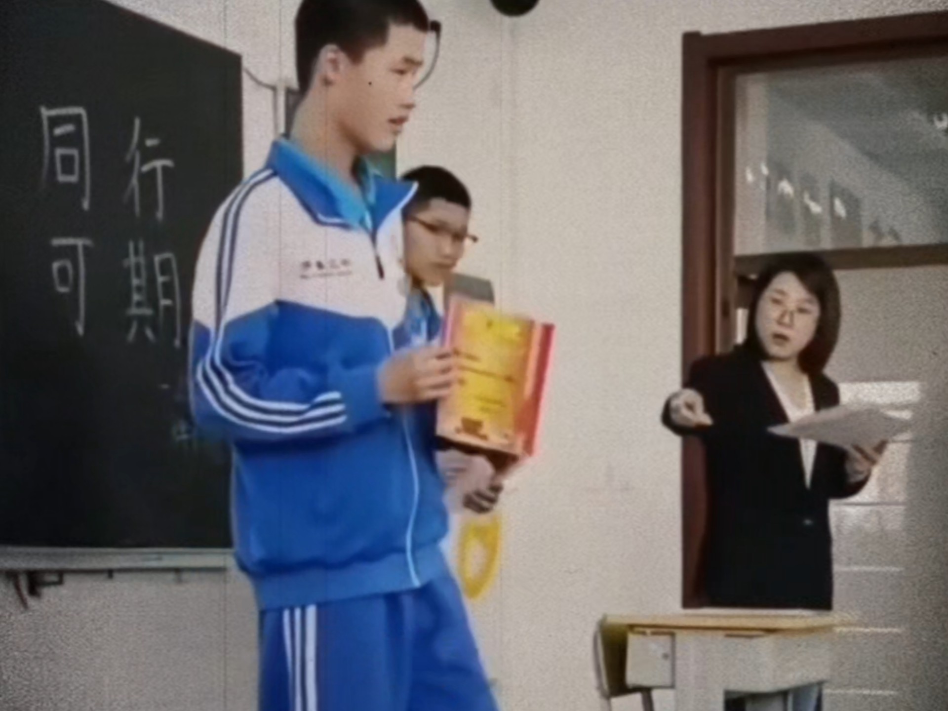 即使是神，也输我一局！