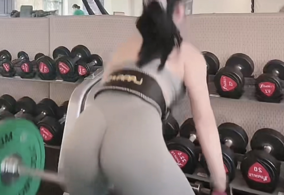 Gym Hard Pulling Hip Thrusting Workout