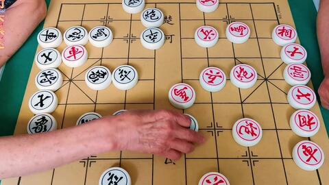 怎么教人玩象棋 2ee6b0048f7a9c73e1c118e6d1f12f56075685ad.jpg@480w_270h_1c
