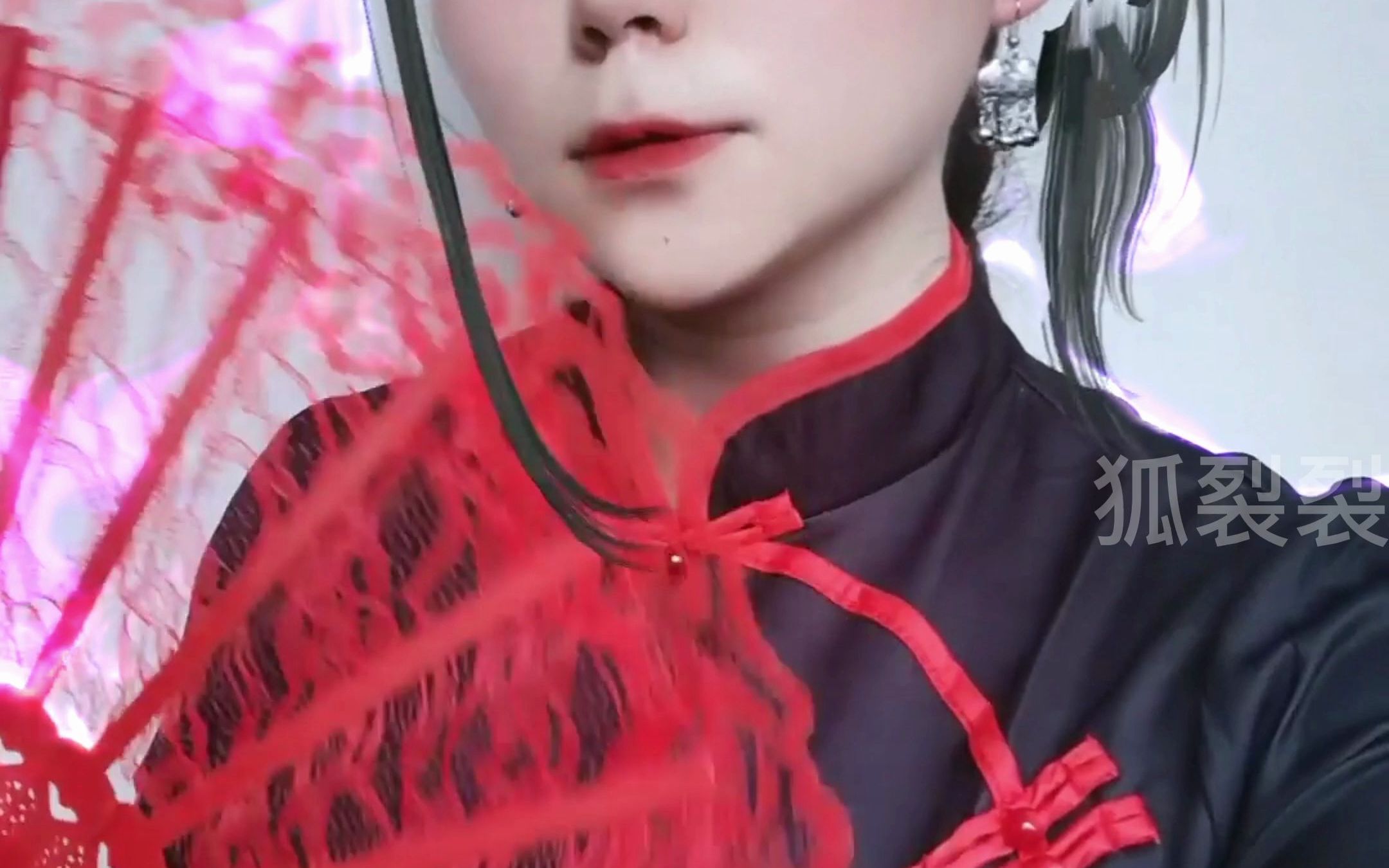 [Fox Cracker] First time wearing a cheongsam. Seems pretty good.