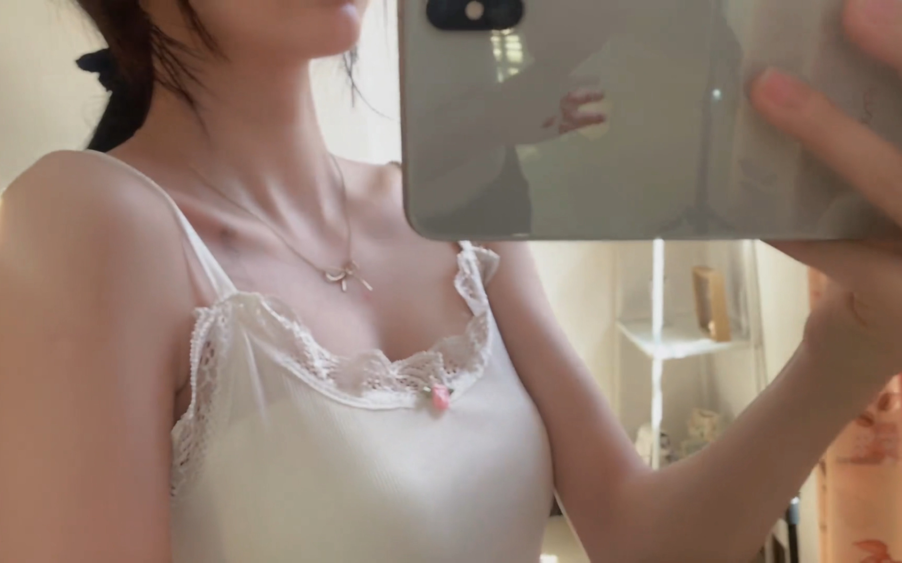The collarbone sexy sling is still not easy to take you!