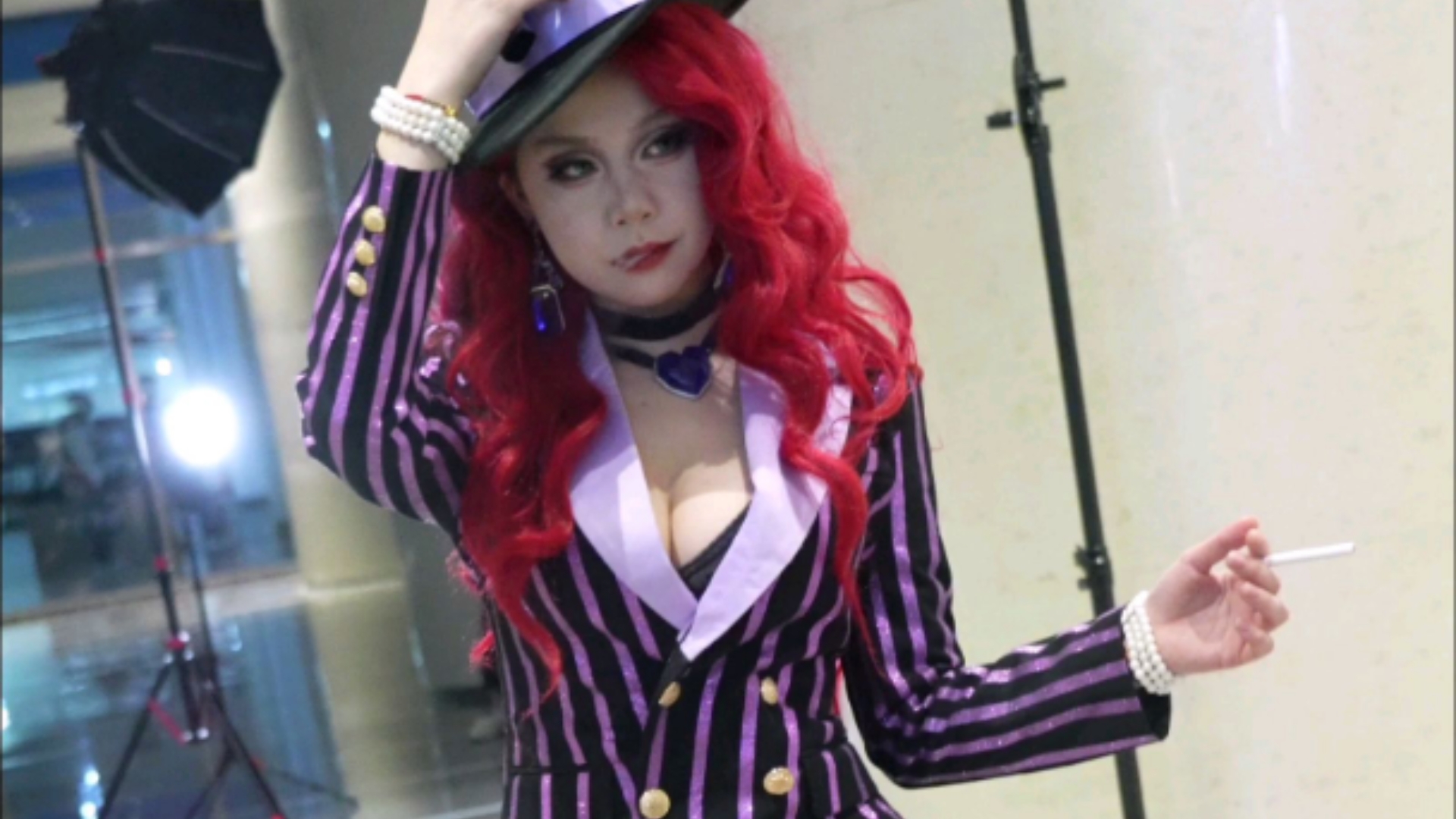 [lol bounty hunter Miss Doom cos] - Dare plus professional action.