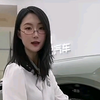眼镜小姐姐介绍汽车