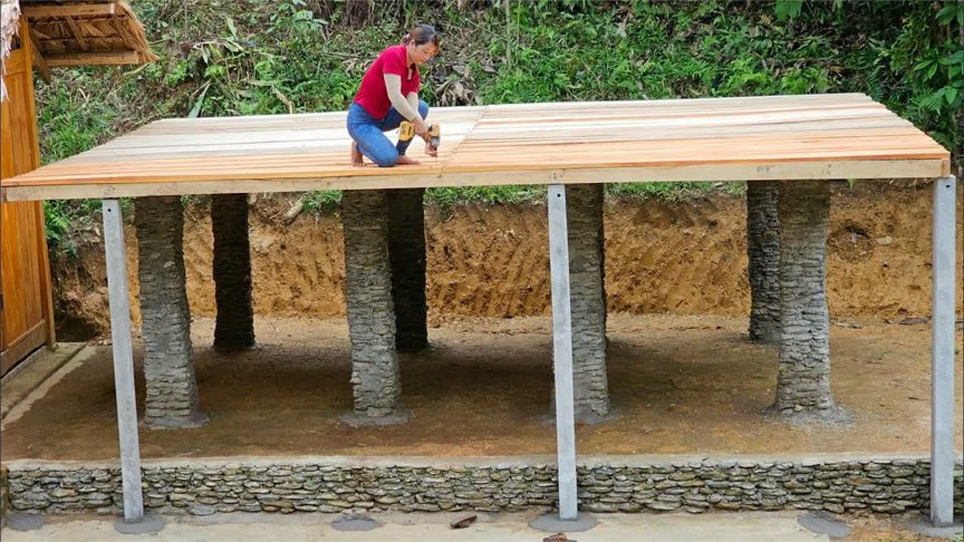姑娘纯手工打造实木地板，并独自完成地板铺设，真是太能干了