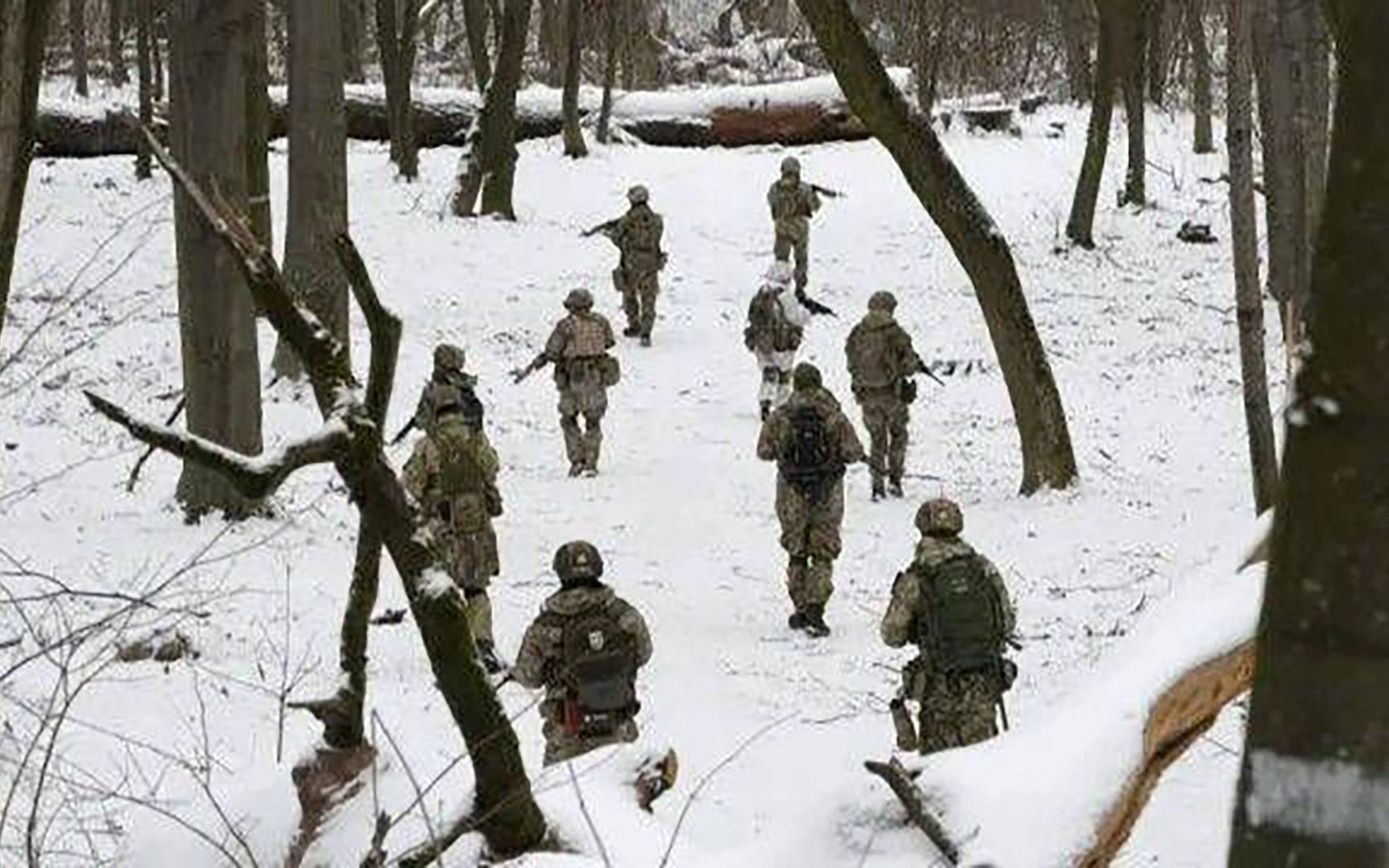 老天都在眷顾俄罗斯？乌克兰降下大雪，俄或提前发起“冬季战役”
