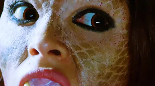 梦境迷踪，蛇缠身未被咬，终化身为女的深层解析