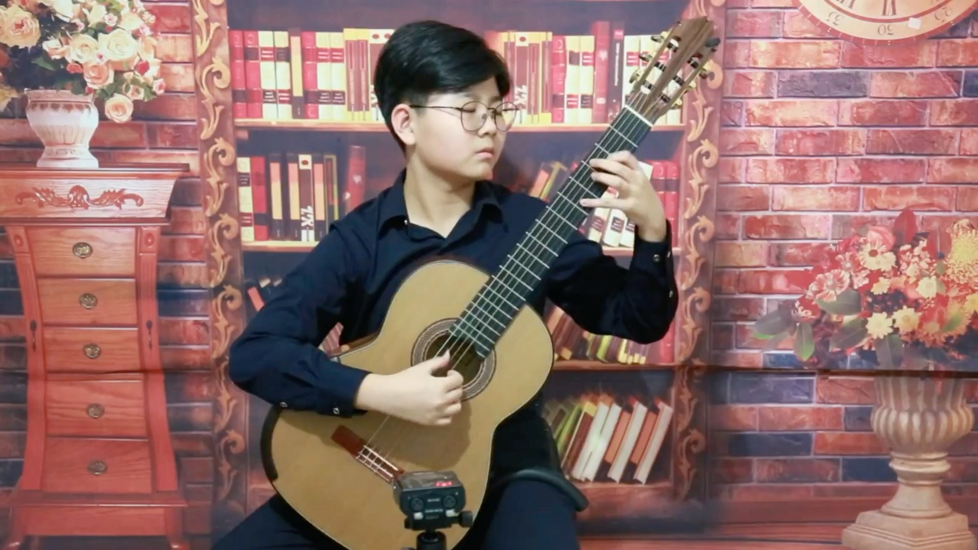 古典吉他演奏帕萨卡里亚舞曲作者罗德里格