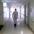 张西峰教授微创手术病例，患者术前腰弯，行走不足20米，术后走了900多米，腰还挺直。