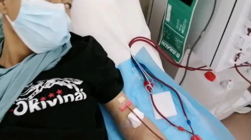 尿毒症晚期了这样活着，又起早来洗肾了，痛苦只有自己知道