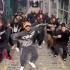 ChrisBrown和他的伴舞在伦敦街头跳舞！