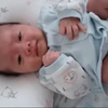 妈妈给小宝宝做排气操，没想到宝宝超配合，这使劲的声音绝了