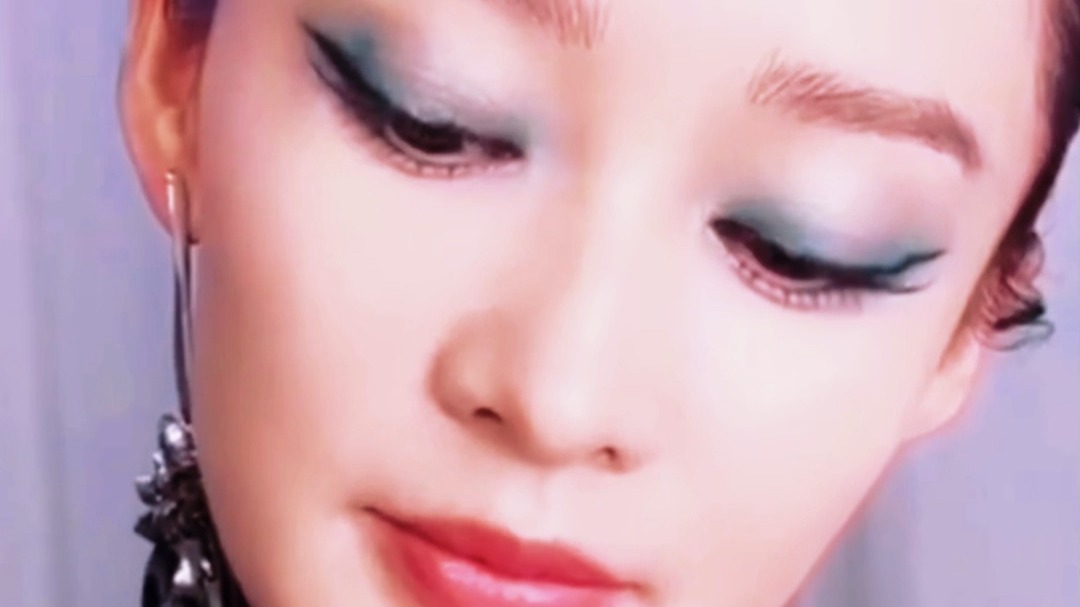 李沁仙女在盯着你