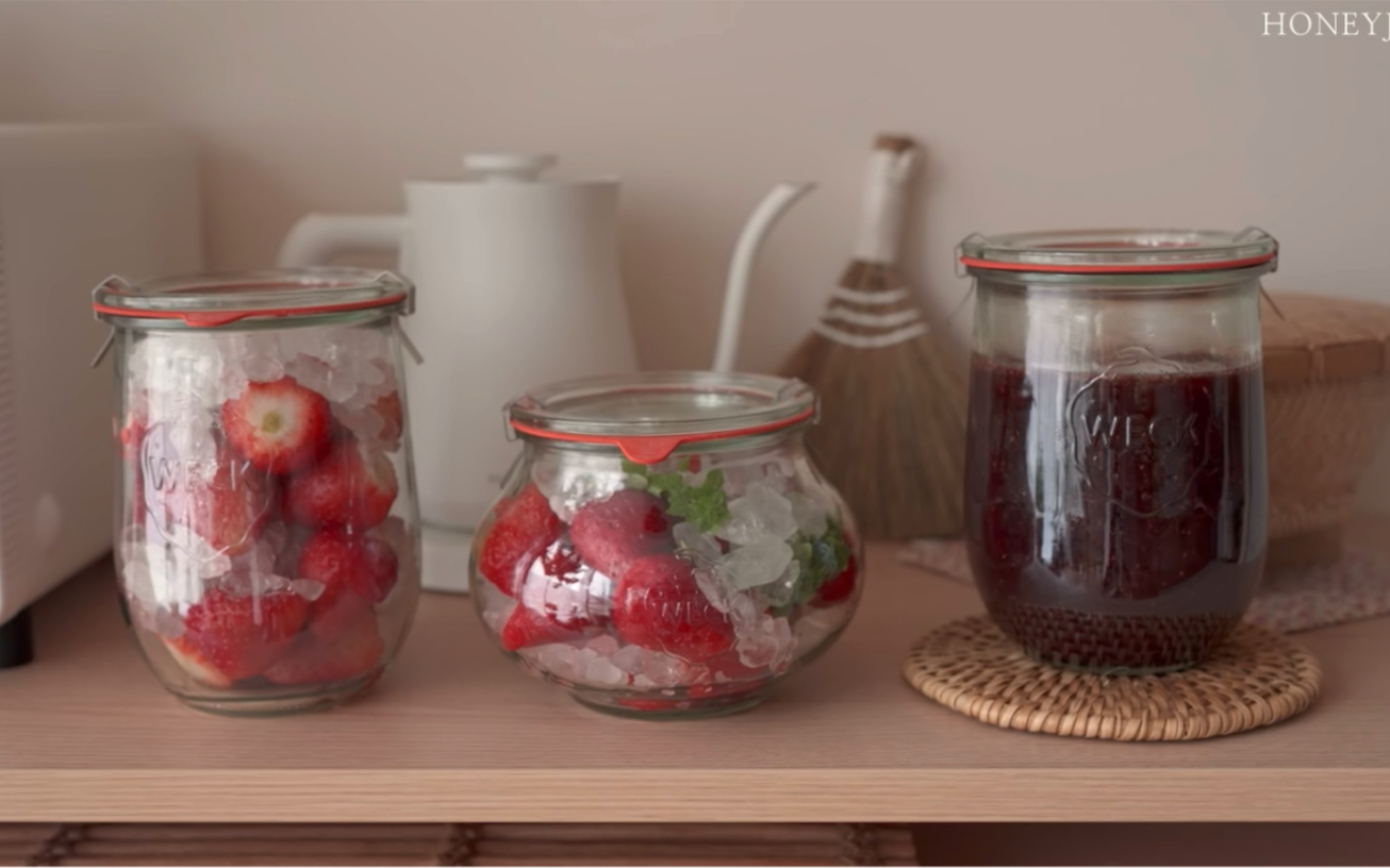 【Honeyjubu中配/搬运】制作草莓汁和草莓酱 用草莓酱做法式吐司吃 保养柜子 清洗三文鱼的方法_哔哩哔哩 (゜゜)つロ