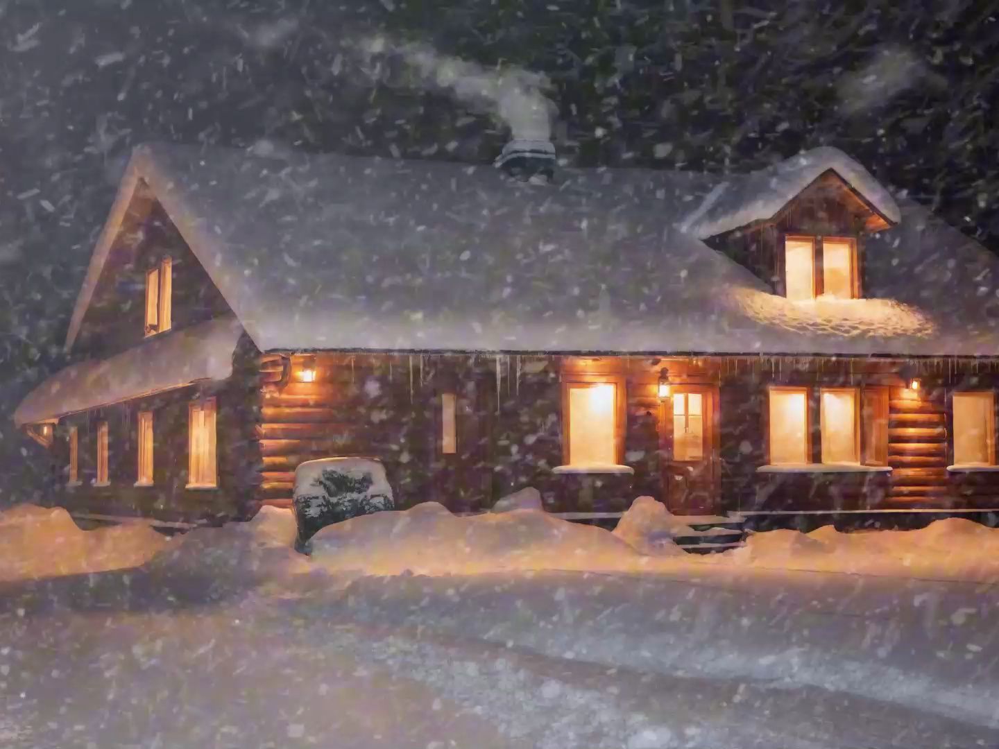 暴风雪夜，回到温暖的小屋，伴着节日焰火，和风雪声，放松睡眠