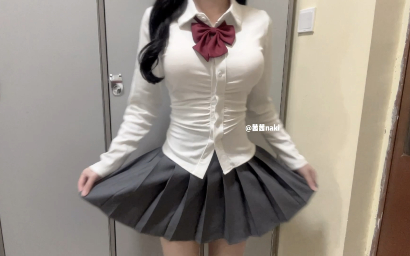 The little flying stick is here! Microfat Girls丨JK Uniform Wear丨Take hold of it!